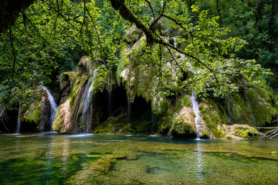 Cascade des tuffs Arbois – een betoverende waterval